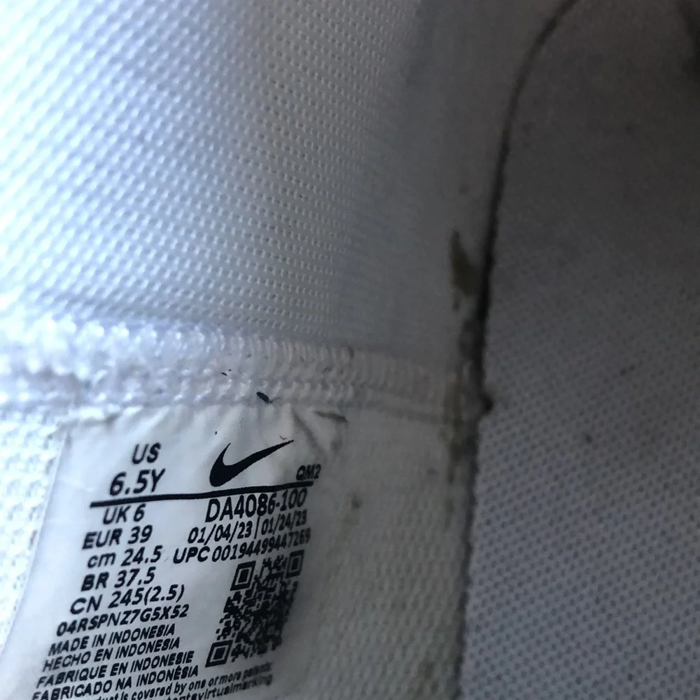 Nike white high top sports shoes size 6.5Y